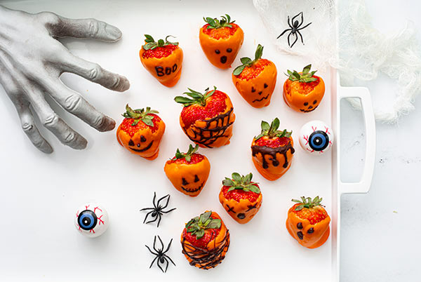 Jack-O-Lantern Chocolate Covered Strawberries